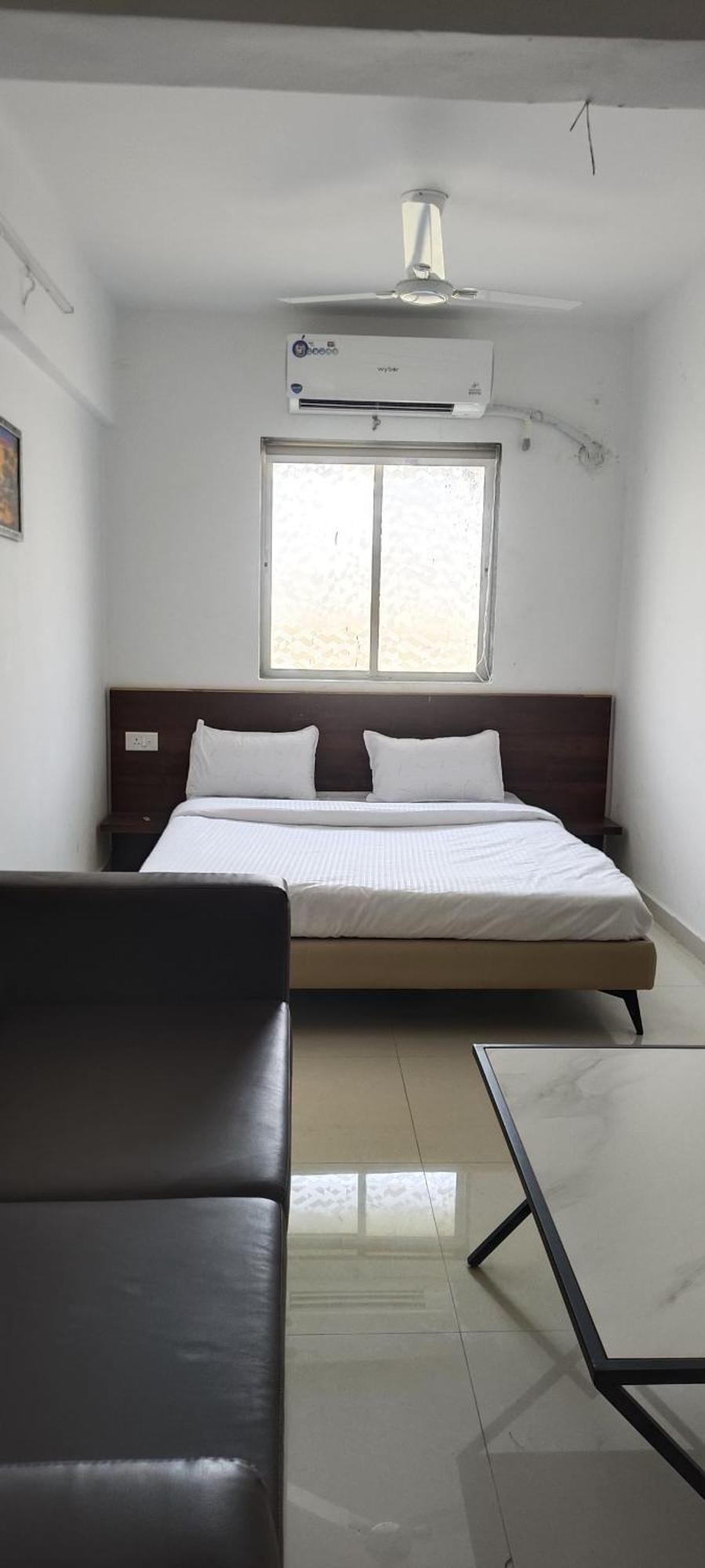 Hotel Royal Night Daman Exterior foto
